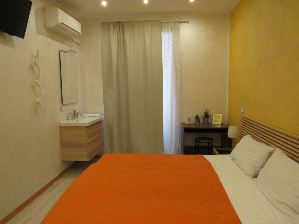 Camera Matrimoniale/Doppia con Letti Singoli con Bagno Privato Esterno